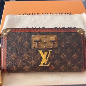 💎💎💯% AUTHENTIC 💎💎.    Louis Vuitton Wallet